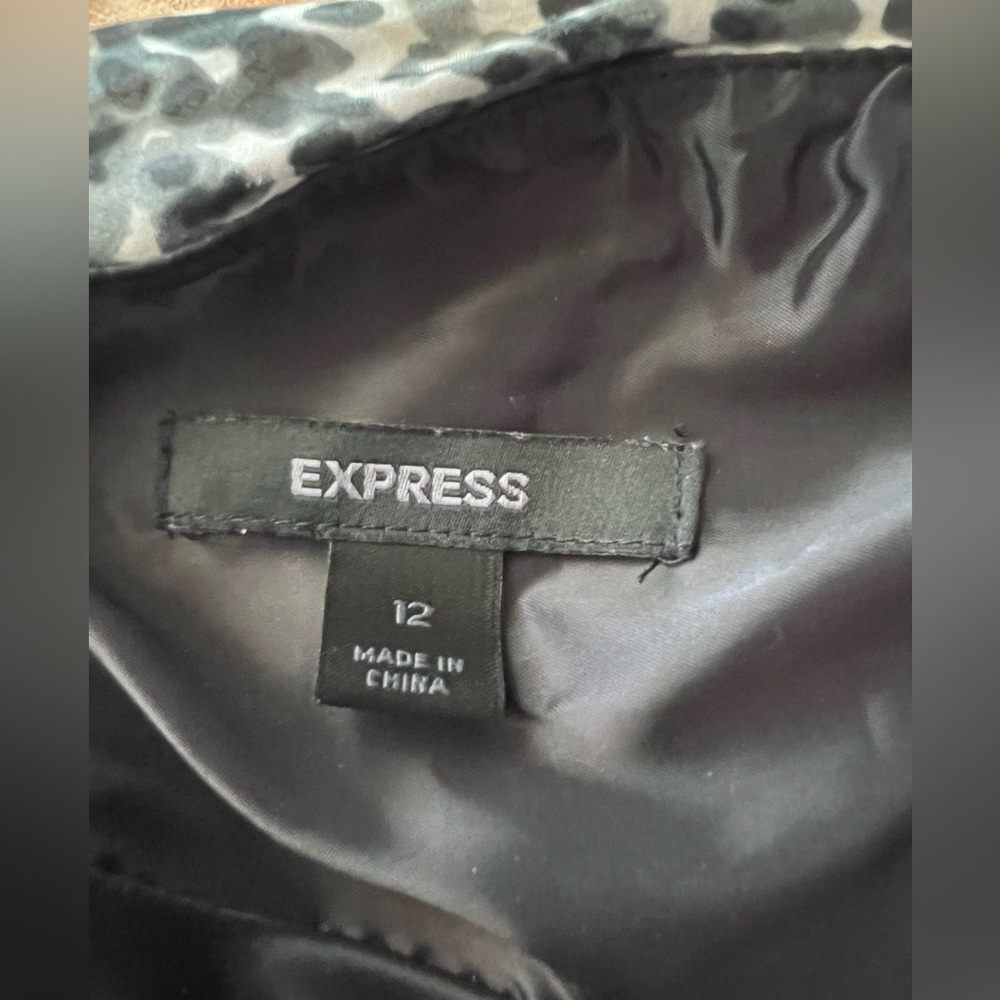 Express 100% Silk Leopard Print Halter Dress Y2K Size 12 Flowy - Picture 14 of 16